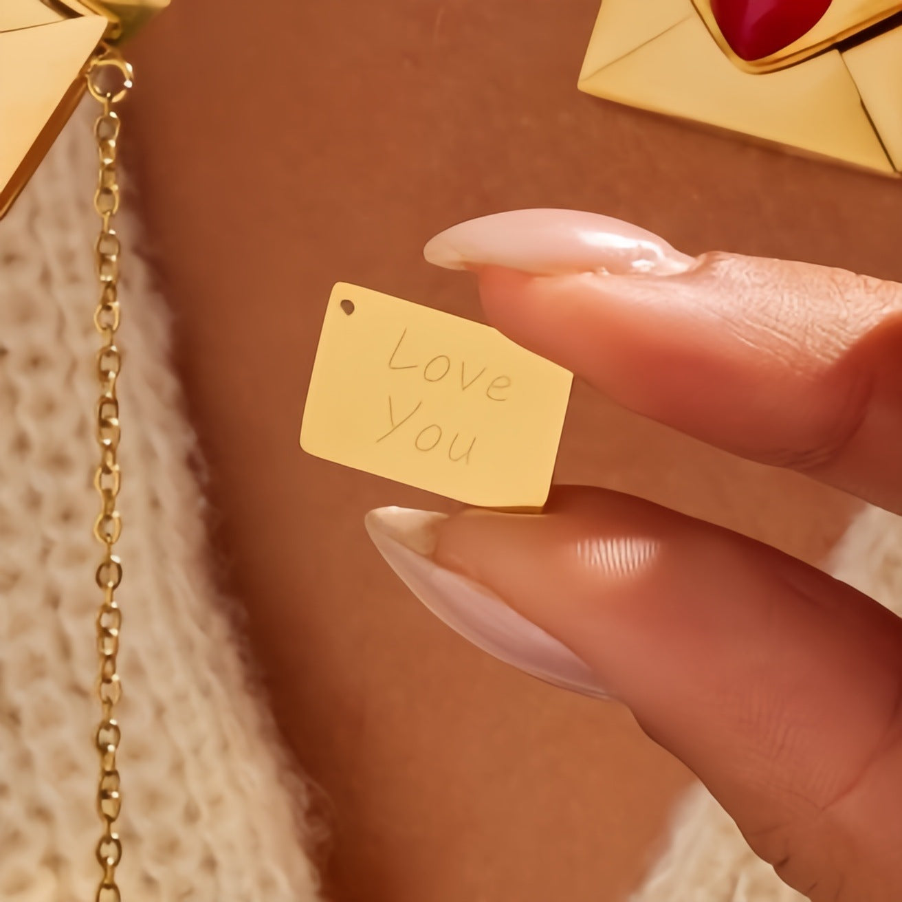 Valentine's Day gift: heart necklace