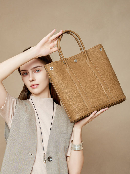 Large-capacity genuine leather handbag