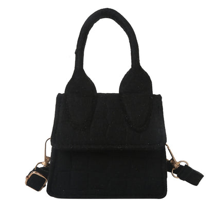 Western Style Chain Crossbody Bag
