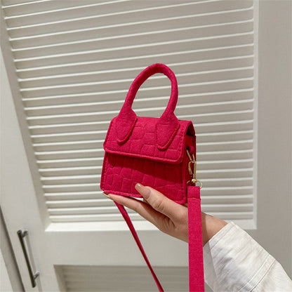 Western Style Chain Crossbody Bag