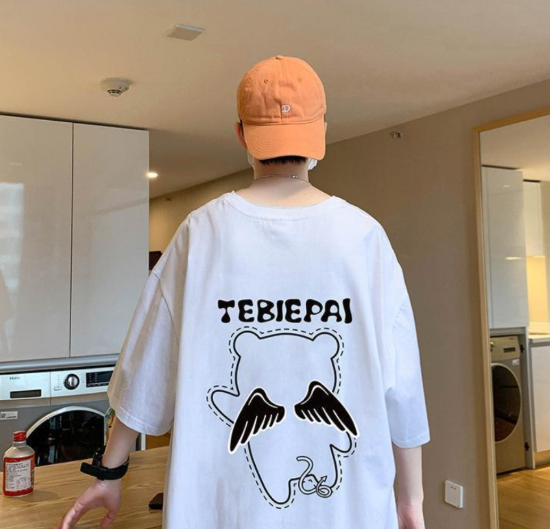 Half sleeve loose short sleeved shirt
