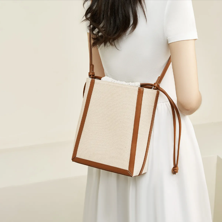 Contrasting-color large-capacity crossbody tote bag for women