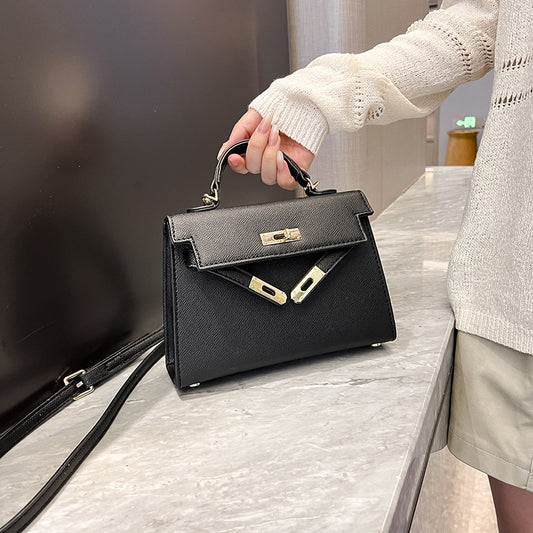 Single-shoulder crossbody bag - perfect for daily commutes