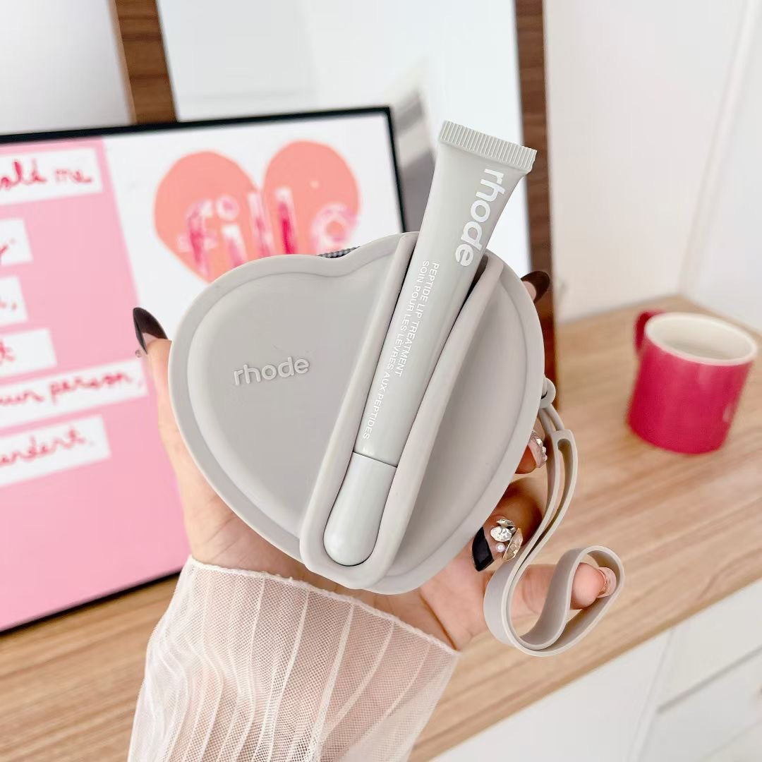 Portable coin purse with earphone compartment