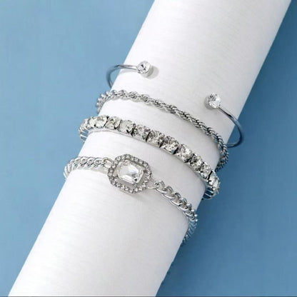 Heart-Shaped Open Bracelet