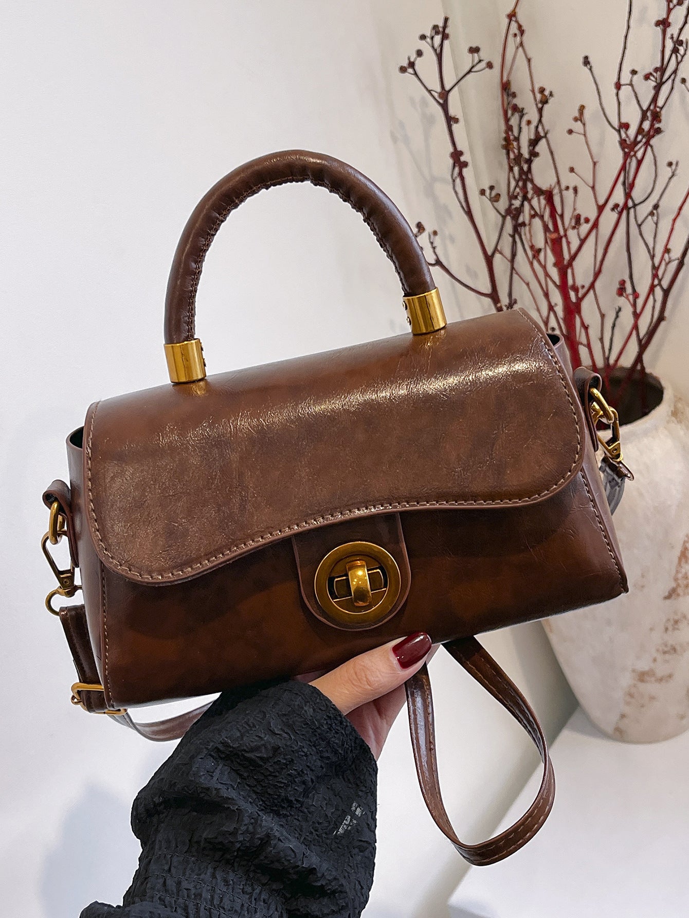 Women's handbags for commuting