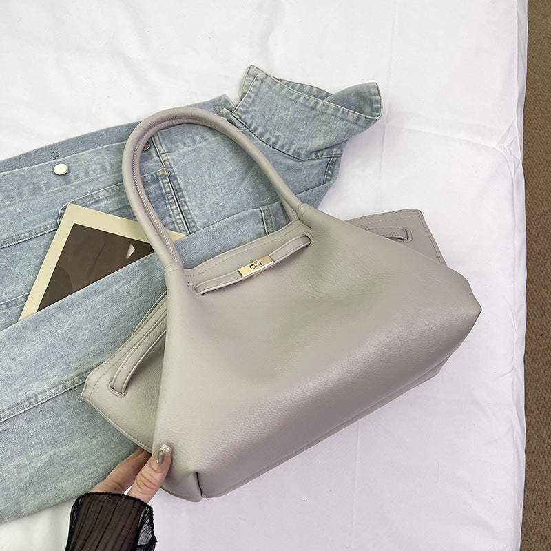 Stylish and trendy large-capacity women's shoulder bag