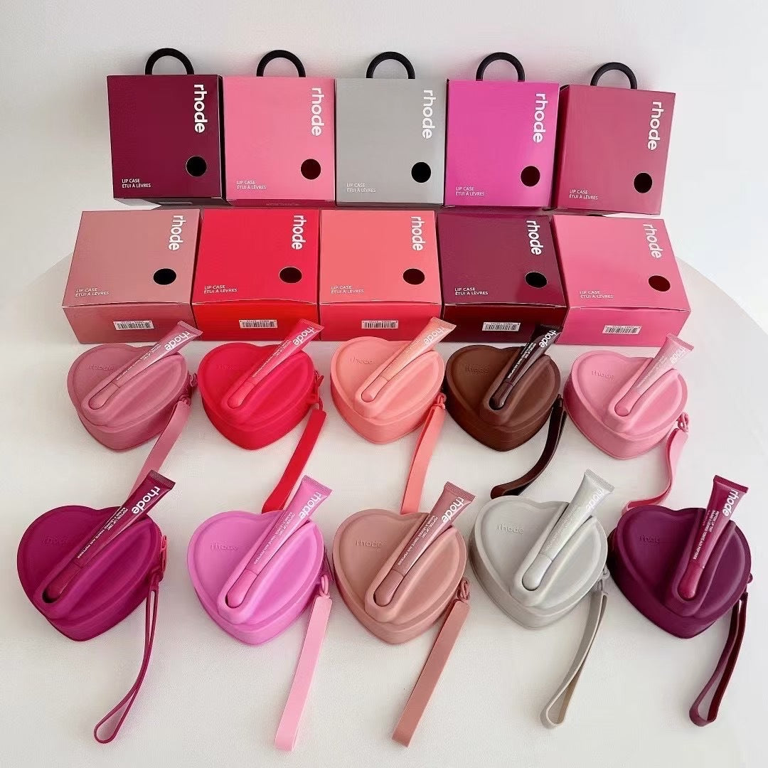 Portable coin purse with earphone compartment