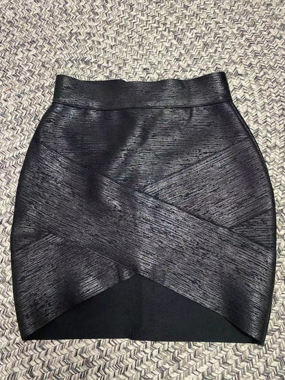 Hip-hugging skirt