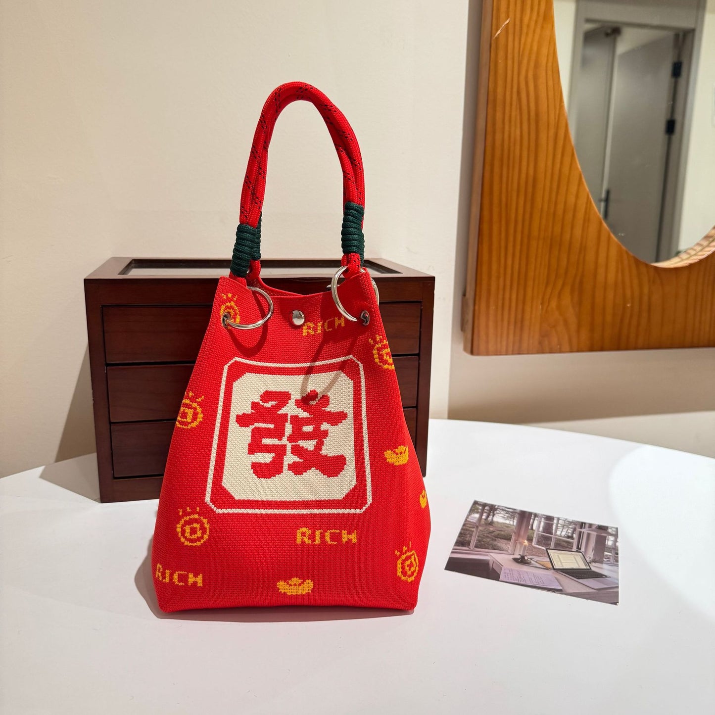 Knitted Handbag with Magnetic Buckle