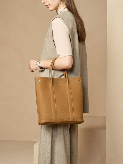 Large-capacity genuine leather handbag