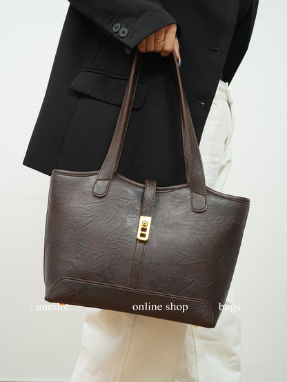 Retro and simple large-capacity bag