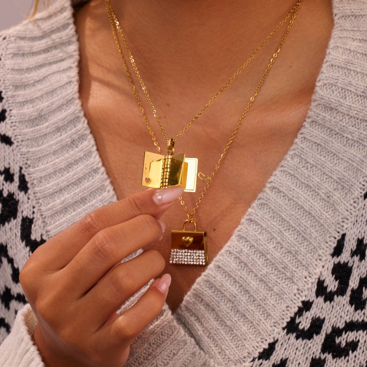 Valentine's Day gift: heart necklace