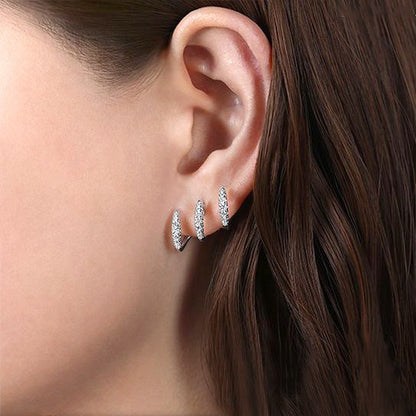 Niche design three-prong earrings