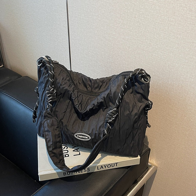 Women's large capacity tote bag