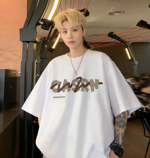 Half sleeve loose short sleeved shirt