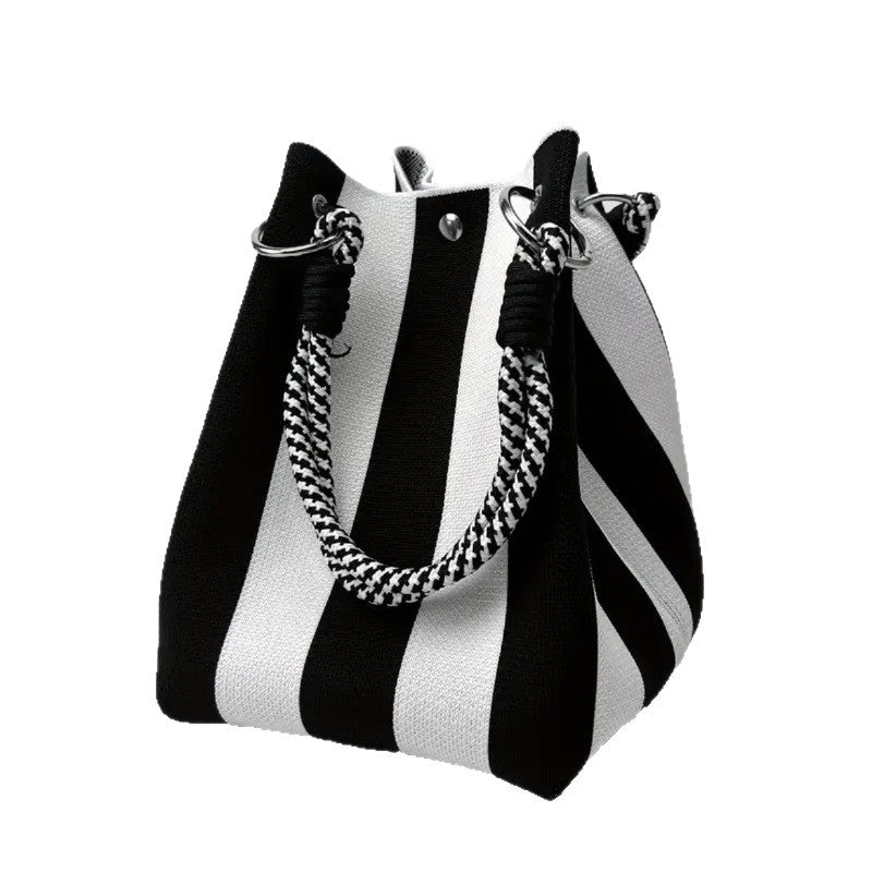 Knitted handbag and shoulder bag