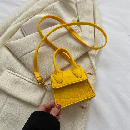 Western Style Chain Crossbody Bag