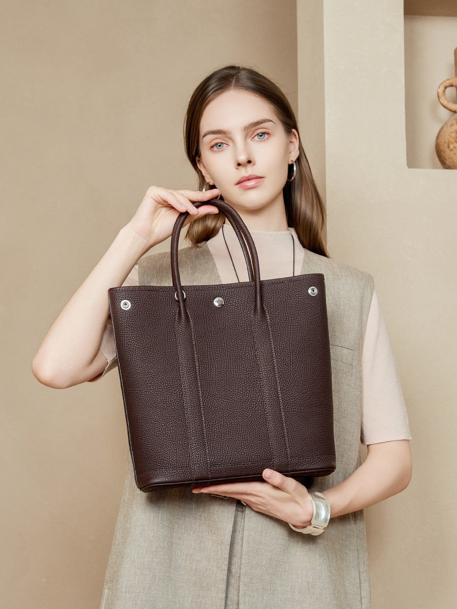 Large-capacity genuine leather handbag