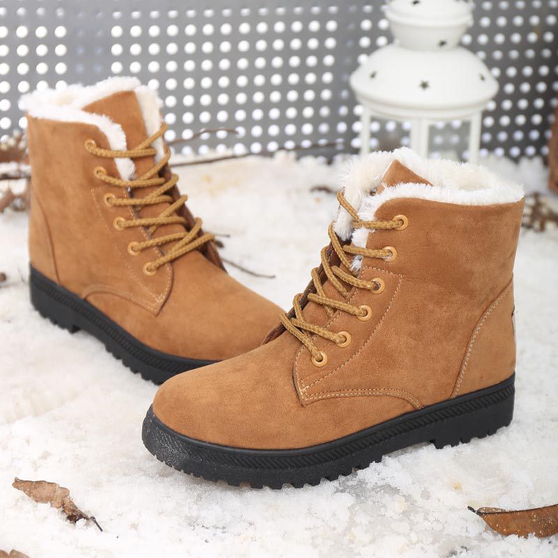 Snow boots