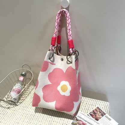 Knitted Handbag with Magnetic Buckle
