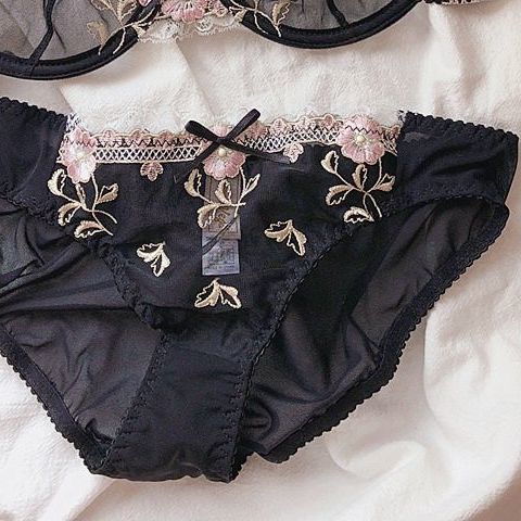 Lace lingerie set