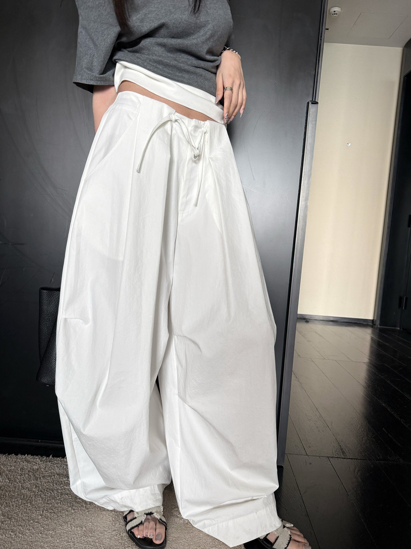 Loose-fit trousers