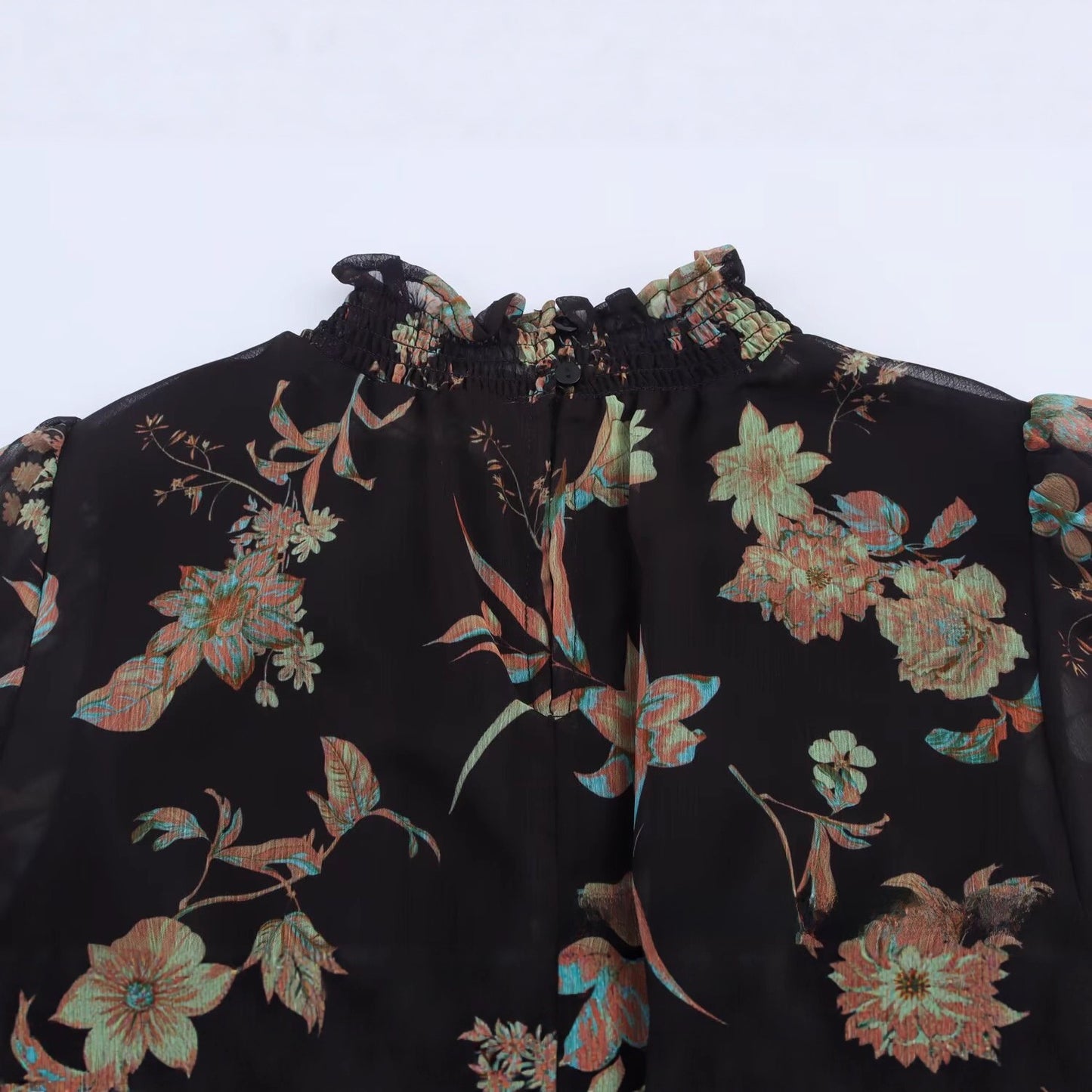 Long-sleeved vacation dress