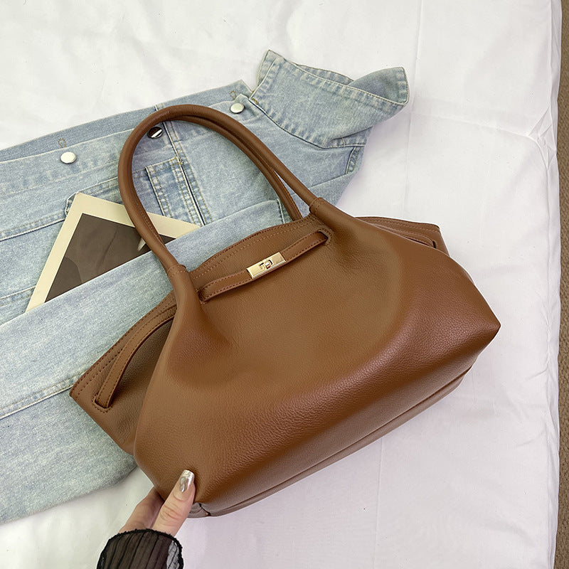 Stylish and trendy large-capacity women's shoulder bag