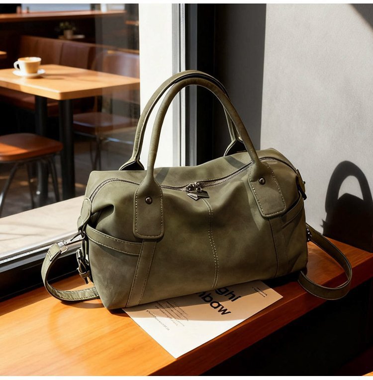 Handheld travel bag