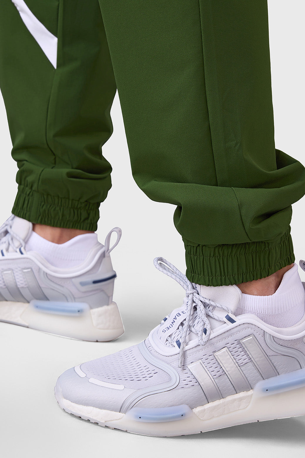 Momentum Joggers Olive