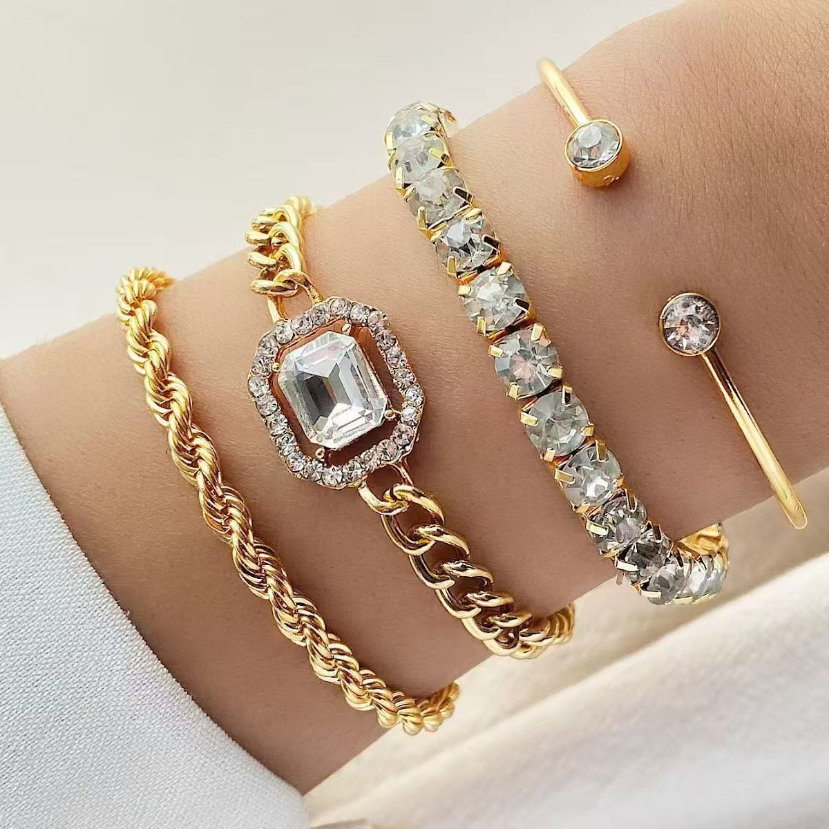 Heart-Shaped Open Bracelet