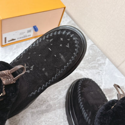 Fleece-lined warm snow boots