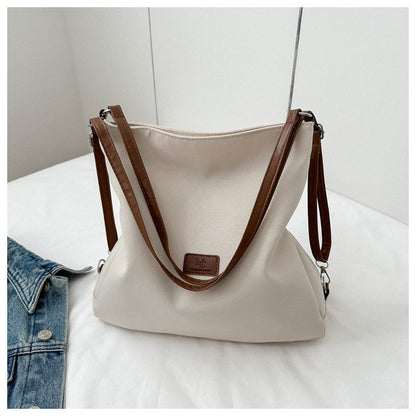 One-shoulder armpit tote bag