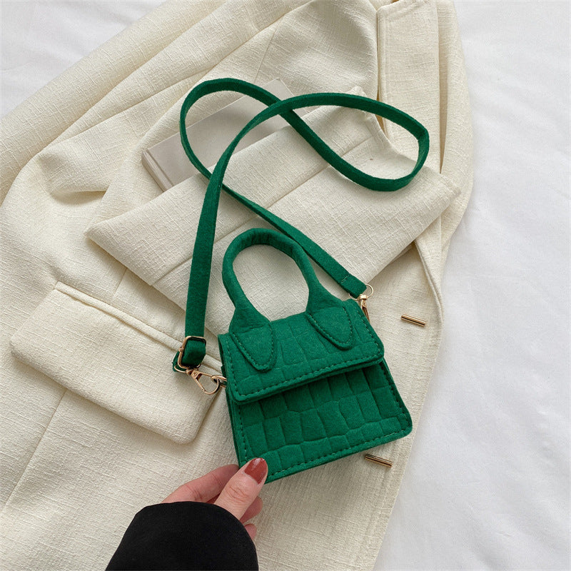 Western Style Chain Crossbody Bag