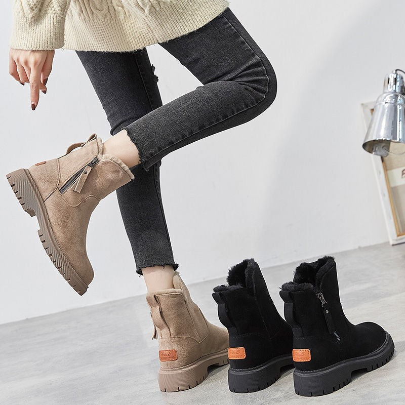Snow boots with insulation for warmth