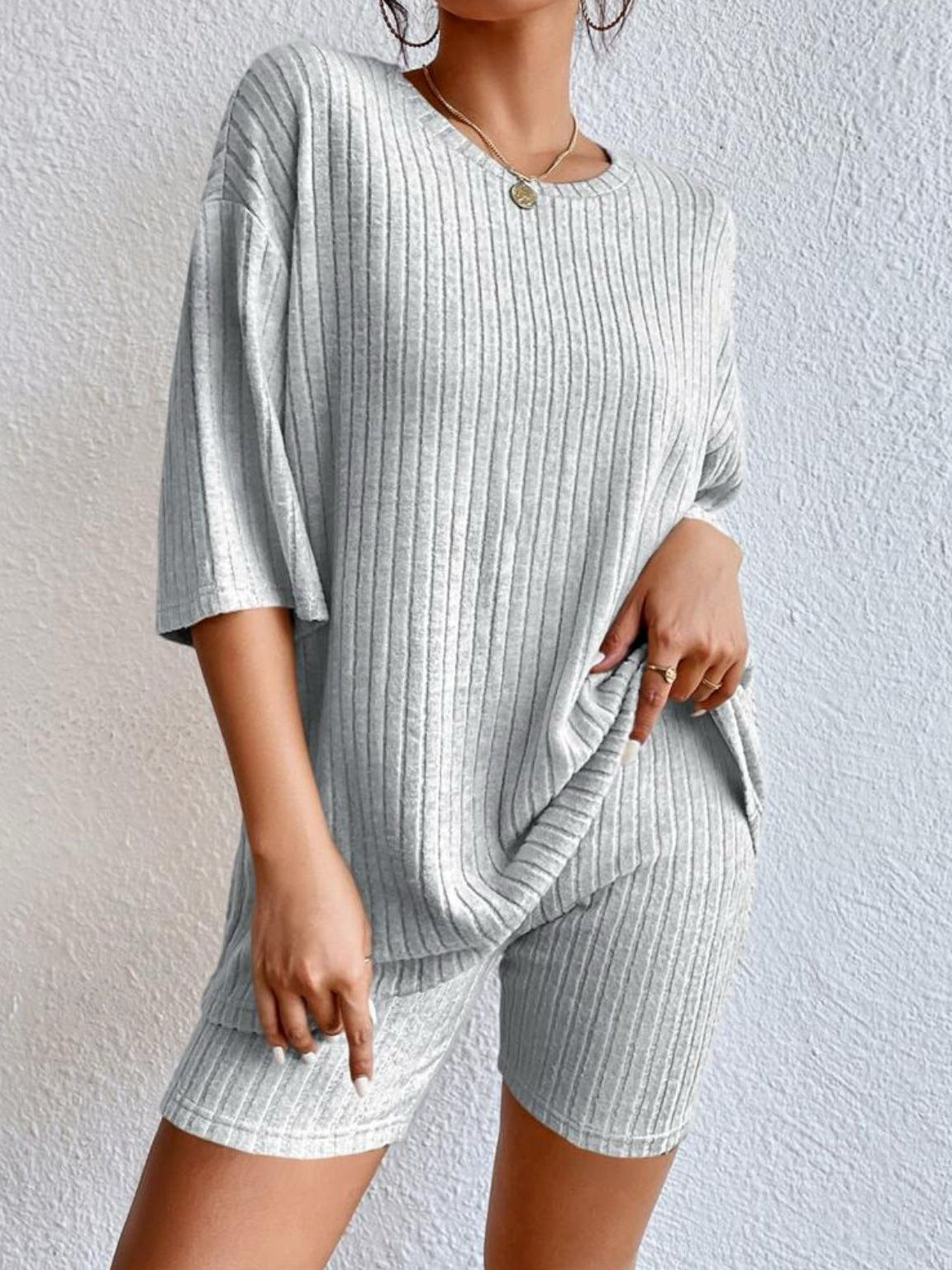 Loose round neck shorts set for women
