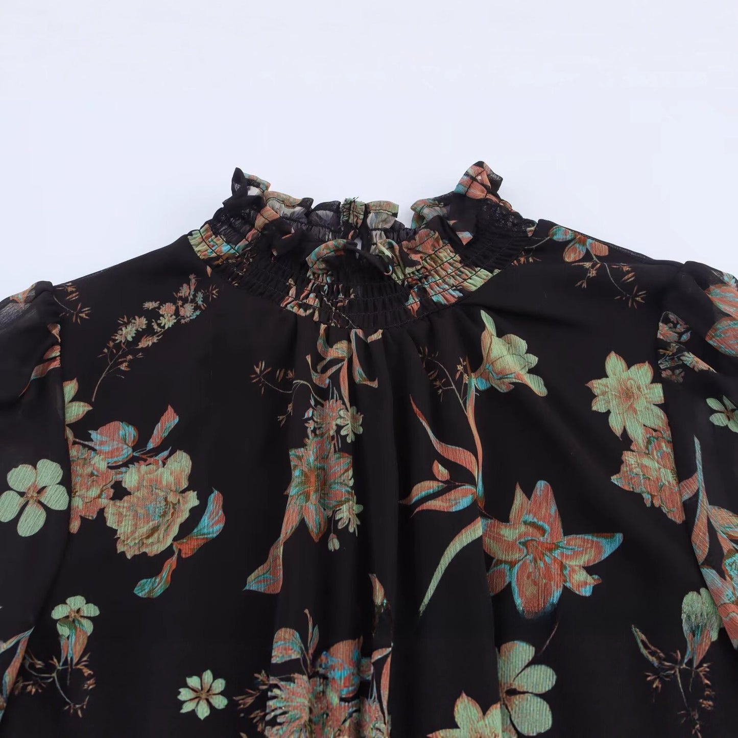 Long-sleeved vacation dress
