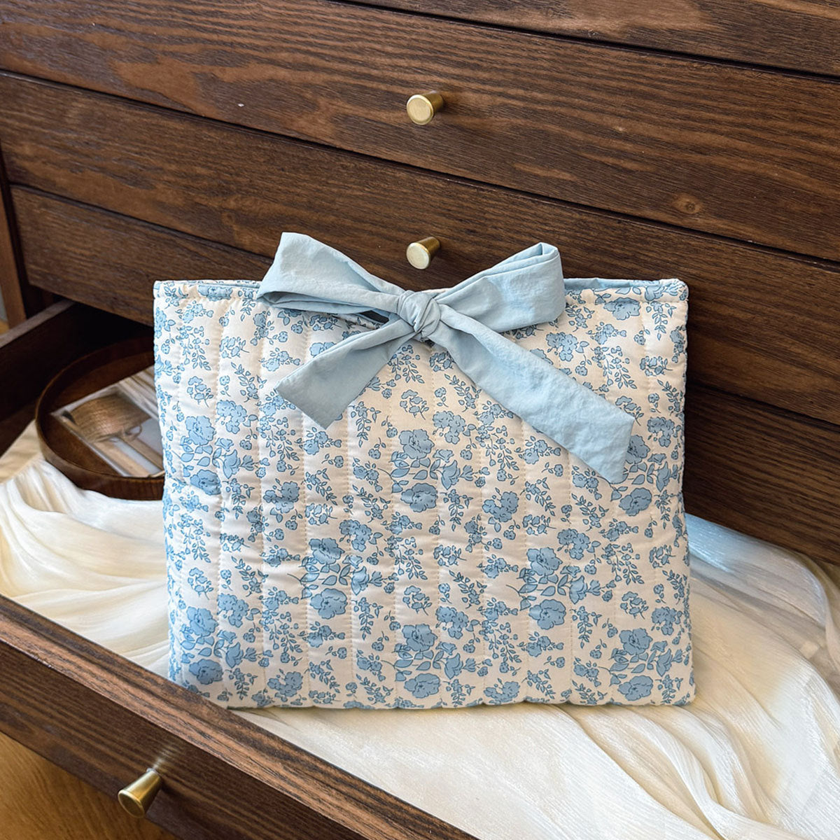 l Floral Fabric Cosmetic Bag