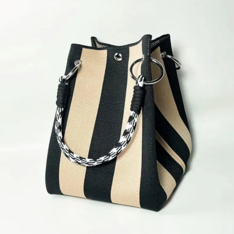 Knitted handbag and shoulder bag
