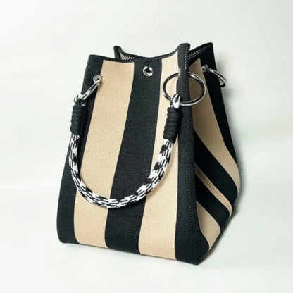 Knitted handbag and shoulder bag