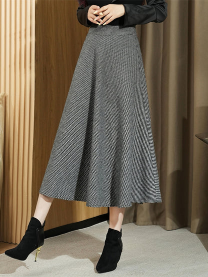 High-waisted slimming A-line skirt