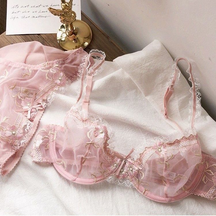 Lace lingerie set