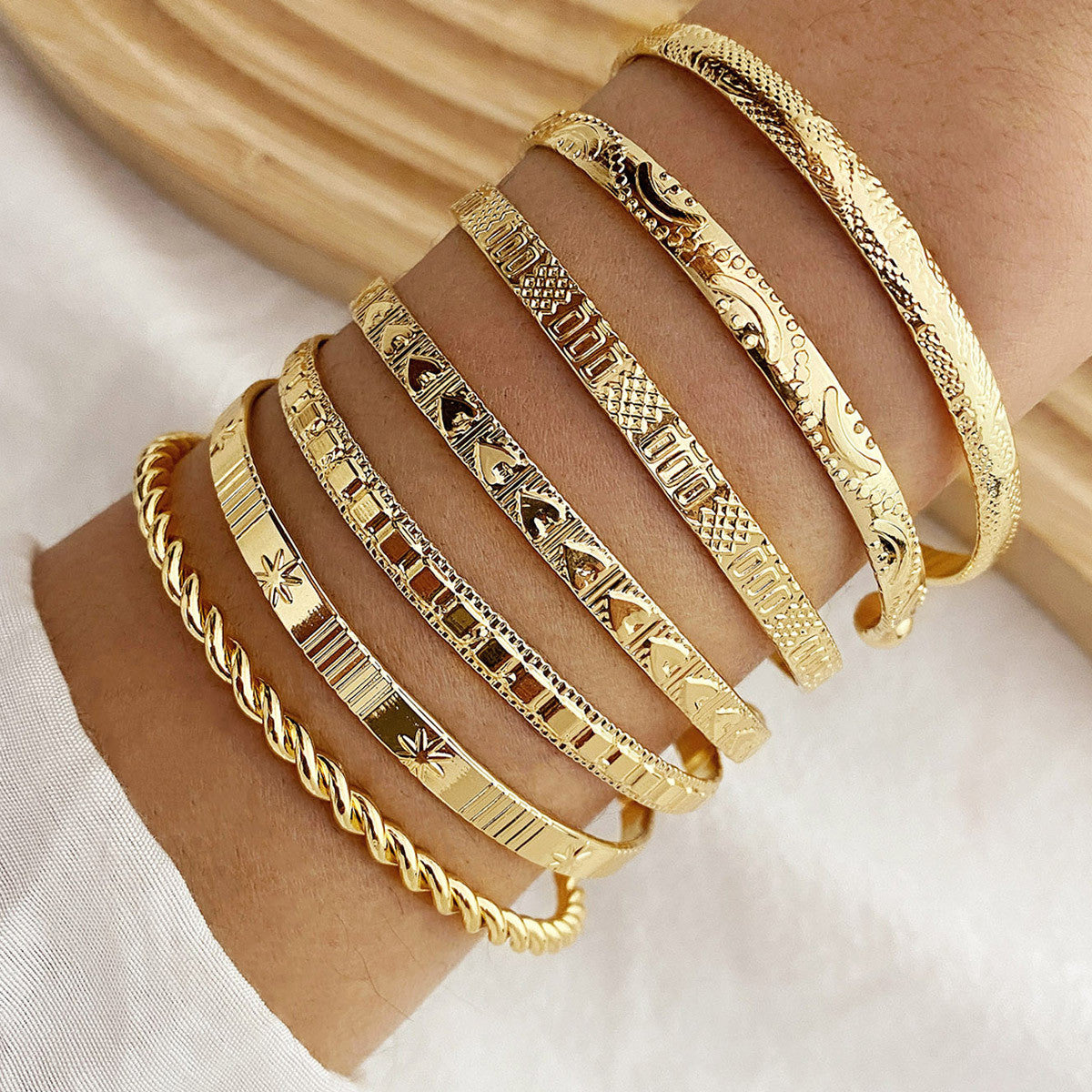 Metal six-piece bracelet set