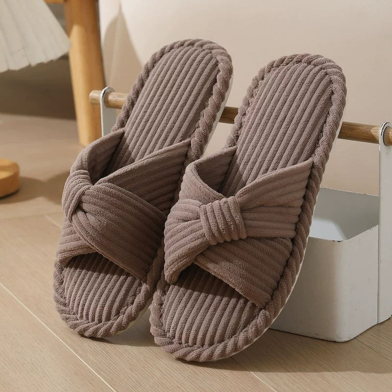 Warm-keeping ladies' slippers